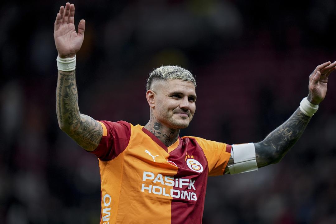 Mauro Icardi 65 te girdi yapacağını yaptı! Tarihi gol 1