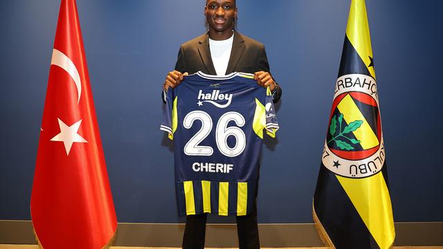Fenerbahçe bir transferi daha bitirdi! Sarı-Lacivertliler Sidiki Cherif’i resmen açıkladı