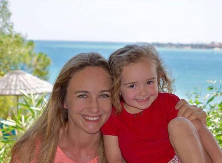 Berna Laçin'in kızı artık 19 yaşında bir genç kız