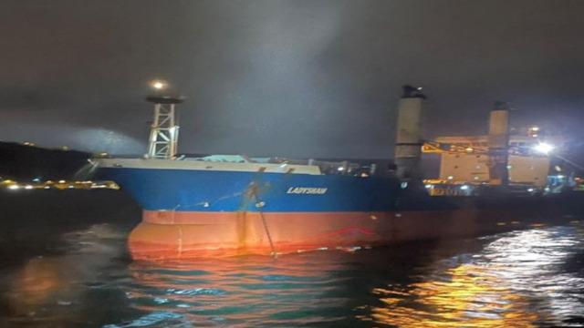 İstanbul Boğazı'nda sürüklenen yük gemisi Kıyı Emniyeti tarafından kurtarıldı