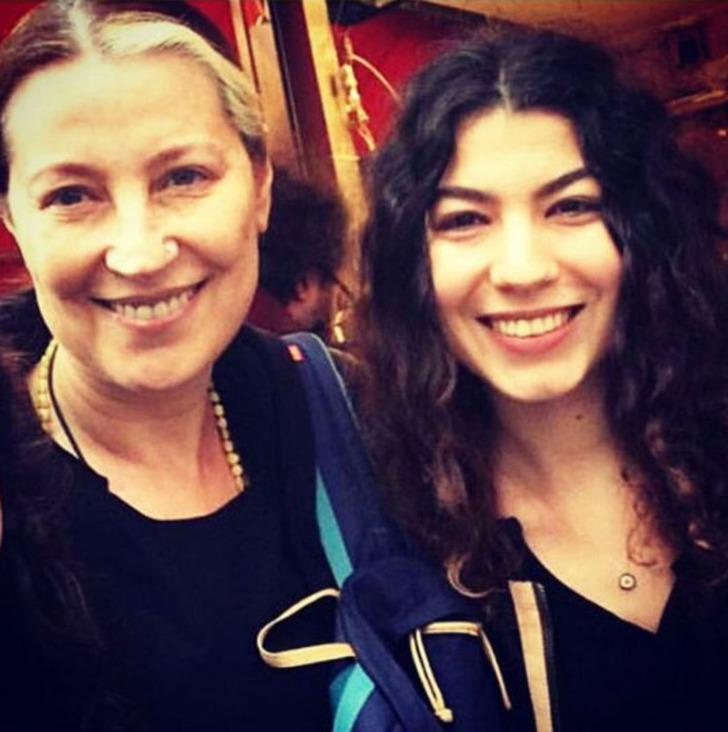 Berna Laçin'in kızı artık 19 yaşında bir genç kız