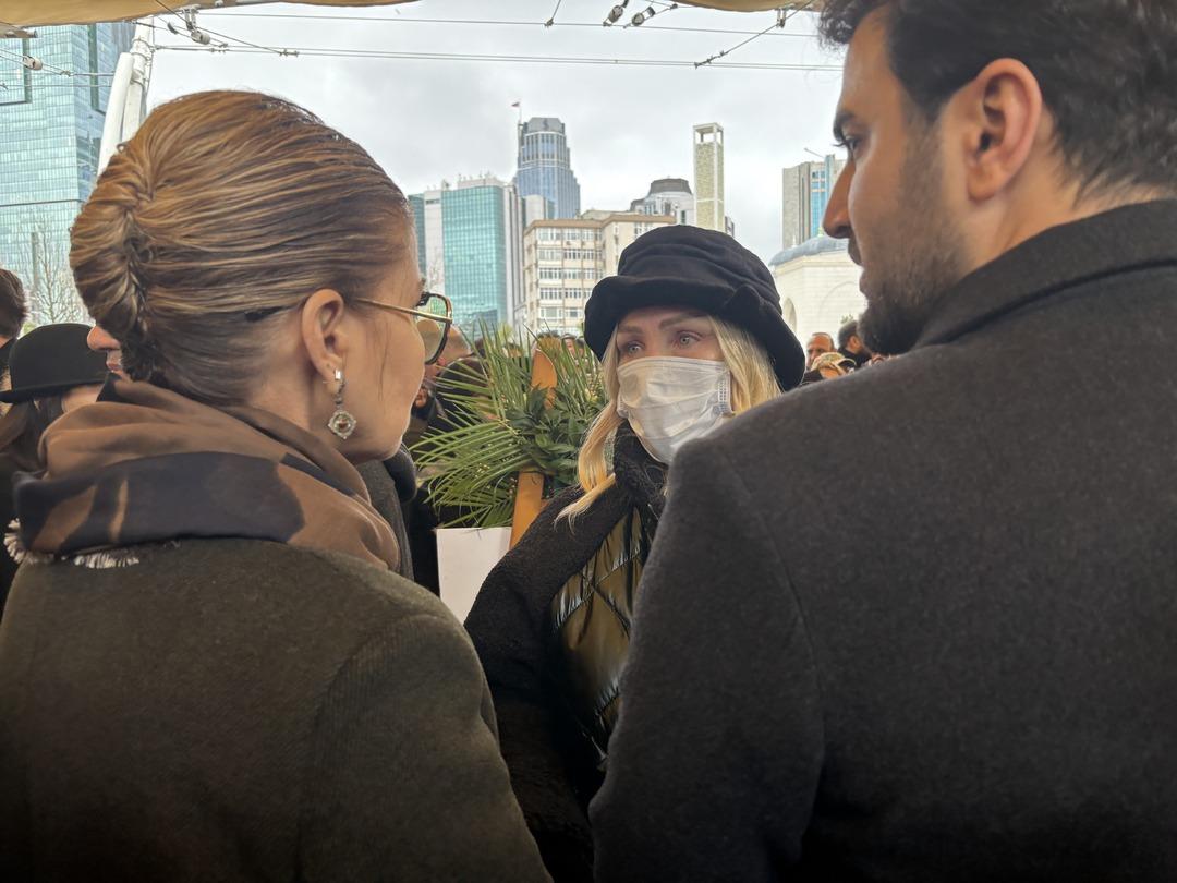 Armağan &Ccedil;ağlayan, Fatih &Uuml;rek in cenazesi sonrası sitem etti: Camide başı a&ccedil;ık olmuyor! 3