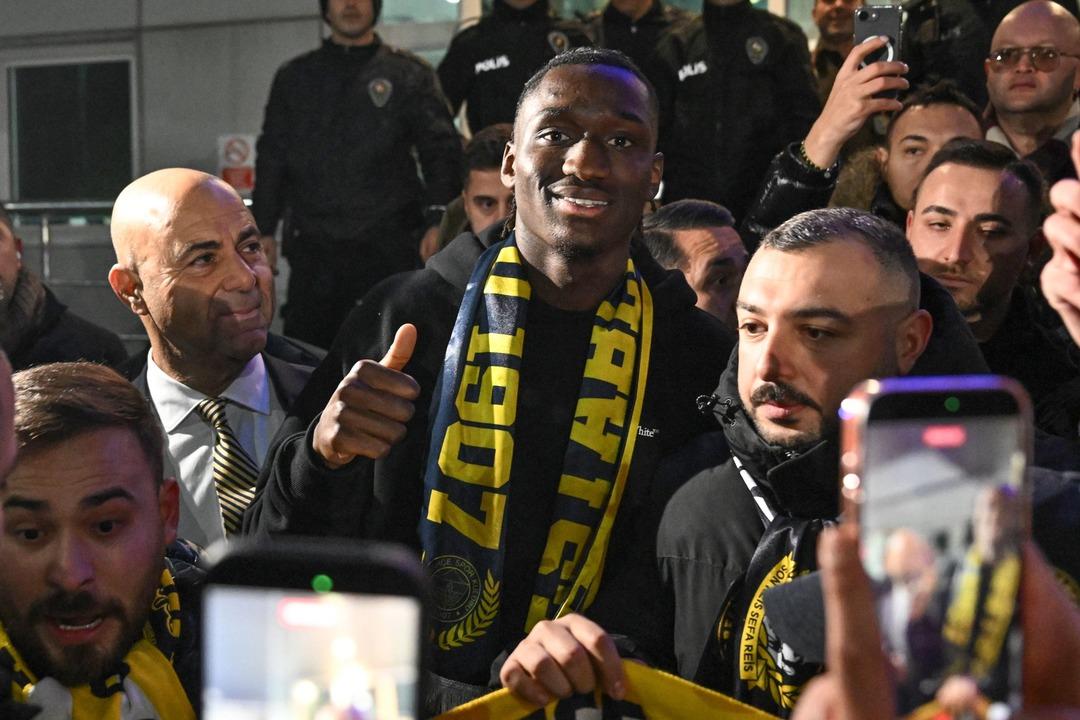 Transfer Bombası: Jhon Duran defteri kapanıyor! Yeni takımı bile belli oldu 3