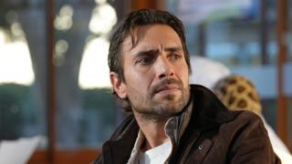 Taşacak Bu Deniz’in yıldızı Ulaş Tuna Astepe gecelerde o isimle yakalandı!