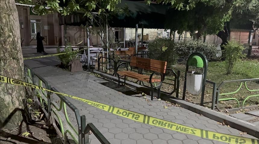 Doktor koca dehşeti! &Ouml;nce eşini sonra kendini bı&ccedil;akla yaraladı