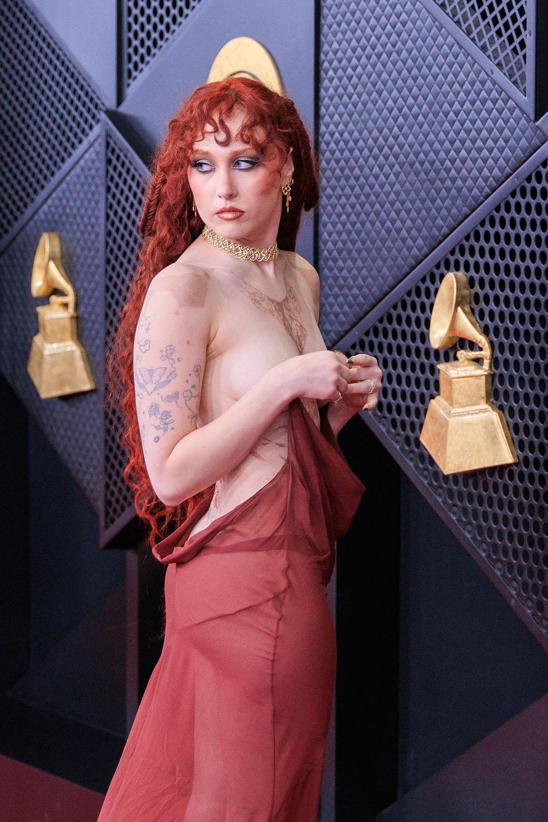 Chappell Roan&rsquo;dan Grammy&rsquo;de olay yaratan cesur tercih! Bianca Censori&rsquo;ye g&ouml;nderme mi? 2