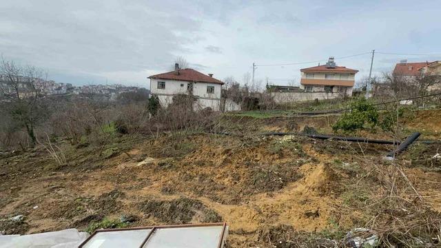 Alaplı’da heyelan nedeniyle bir ev çökme riski oluştu 5