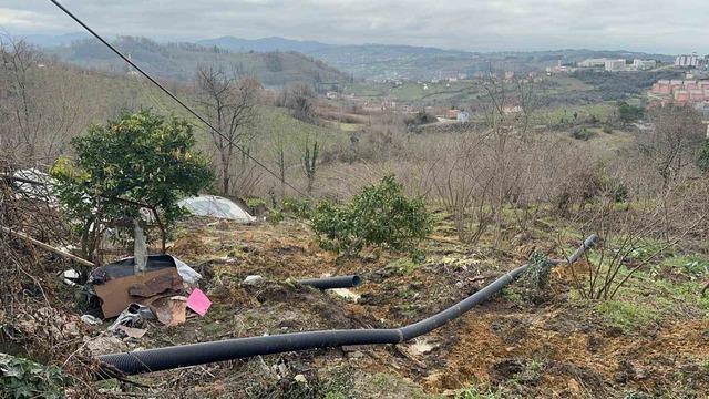 Alaplı’da heyelan nedeniyle bir ev çökme riski oluştu 1