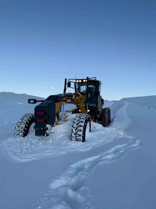 Tunceli’de 85 köy yolu ulaşıma açıldı, 28 köy yolunda çalışmalar sürüyor 2