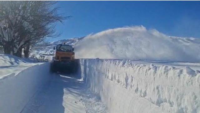 Tunceli’de 85 köy yolu ulaşıma açıldı, 28 köy yolunda çalışmalar sürüyor 1
