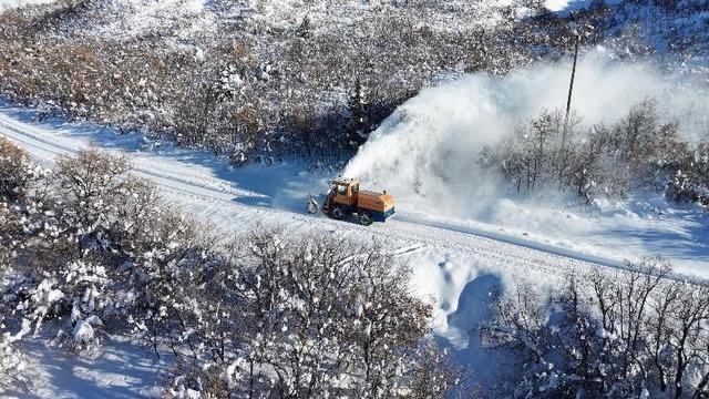 Tunceli’de 85 köy yolu ulaşıma açıldı, 28 köy yolunda çalışmalar sürüyor