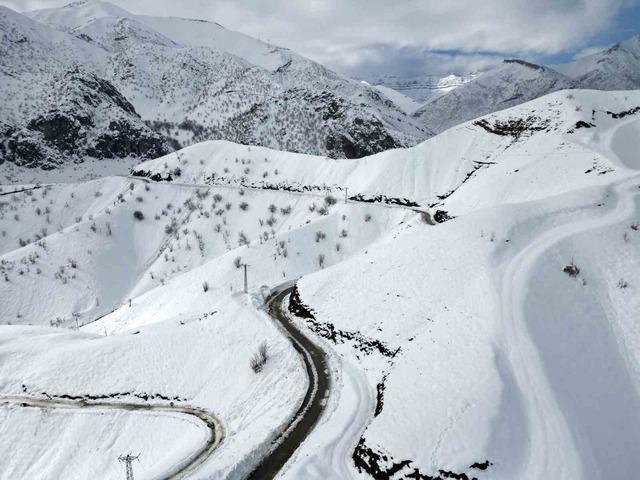 Kato Dağı beyaz gelinliğini giydi, ortaya seyrine doyumsuz manzaralar çıktı 1