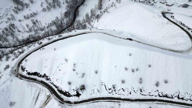 Kato Dağı beyaz gelinliğini giydi, ortaya seyrine doyumsuz manzaralar çıktı