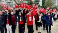 Yar�y�l tatili sonras� ilk ders: 'Bayrak sevgisi'
