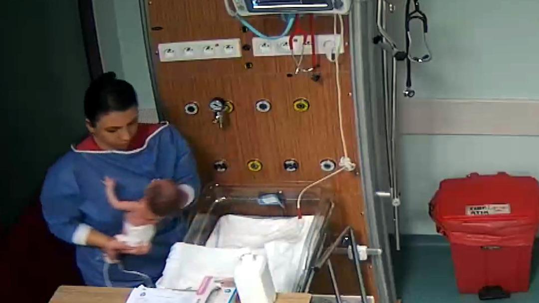 G&ouml;z&uuml; d&ouml;nm&uuml;ş hemşireden bir darp daha! Utanmadan bir de sosyal medya paylaşımı yaptı 2