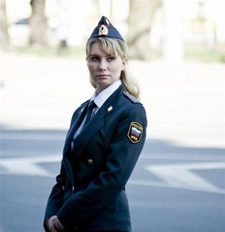 Önce model oldu, sonra polisliğe soyundu G3