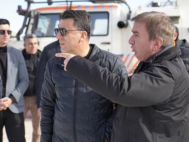 3,5 saatlik yol 45 dakikaya d&uuml;şecek! 2 il i&ccedil;in &ouml;nemli adım: Valiler el sıkıştı