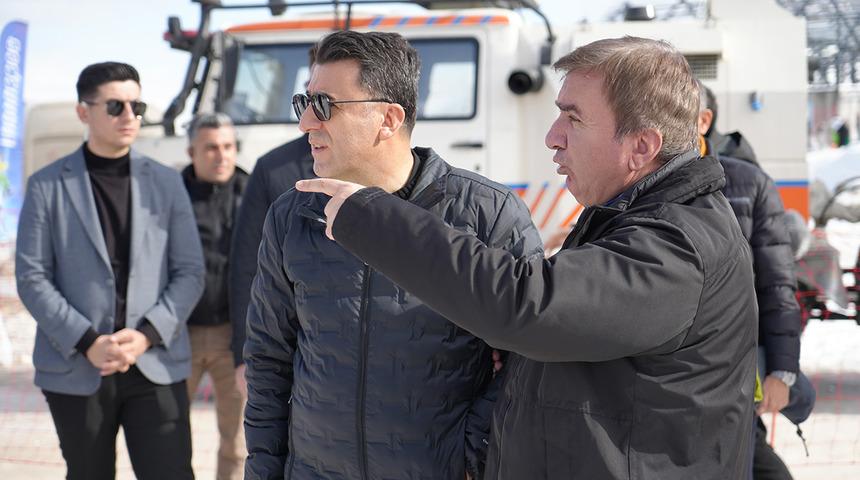 3,5 saatlik yol 45 dakikaya d&uuml;şecek! 2 il i&ccedil;in &ouml;nemli adım: Valiler el sıkıştı