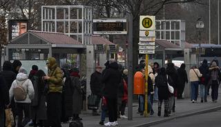 Almanya'da yeni grev dalgası toplu ulaşımı durma noktasına getirdi