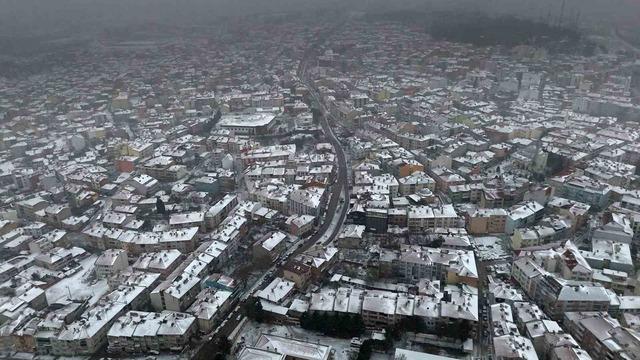 Balkanlardan gelen soğuk hava Edirne&rsquo;yi beyaza b&uuml;r&uuml;d&uuml; 7