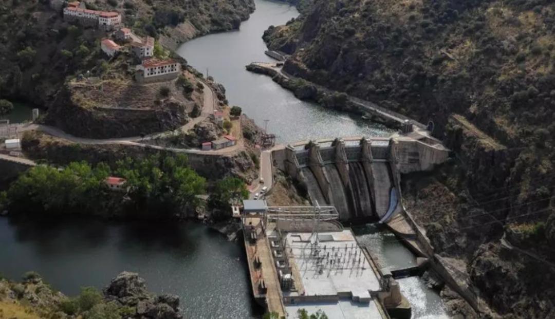 İstanbul da bir daire fiyatına İspanya dan k&ouml;y satın aldılar: İ&ccedil;inde yok yok! 4