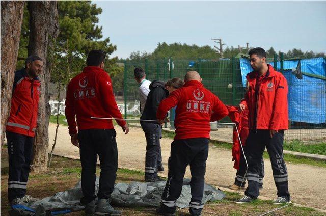 Bilecik UMKE ekibi Pelitözü Göleti’nde kamp kurdu