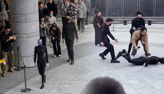 İlk kez halkın karşına &ccedil;ıkmıştı, "nazar" değdi!