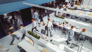 Kalabalık ofisler tarih mi oluyor? LinkedIn'in kurucu ortağı Reid Hoffman: Yapay zeka kullanan 15 kişi, kullanmayan 150 kişiyle rekabet edebilir