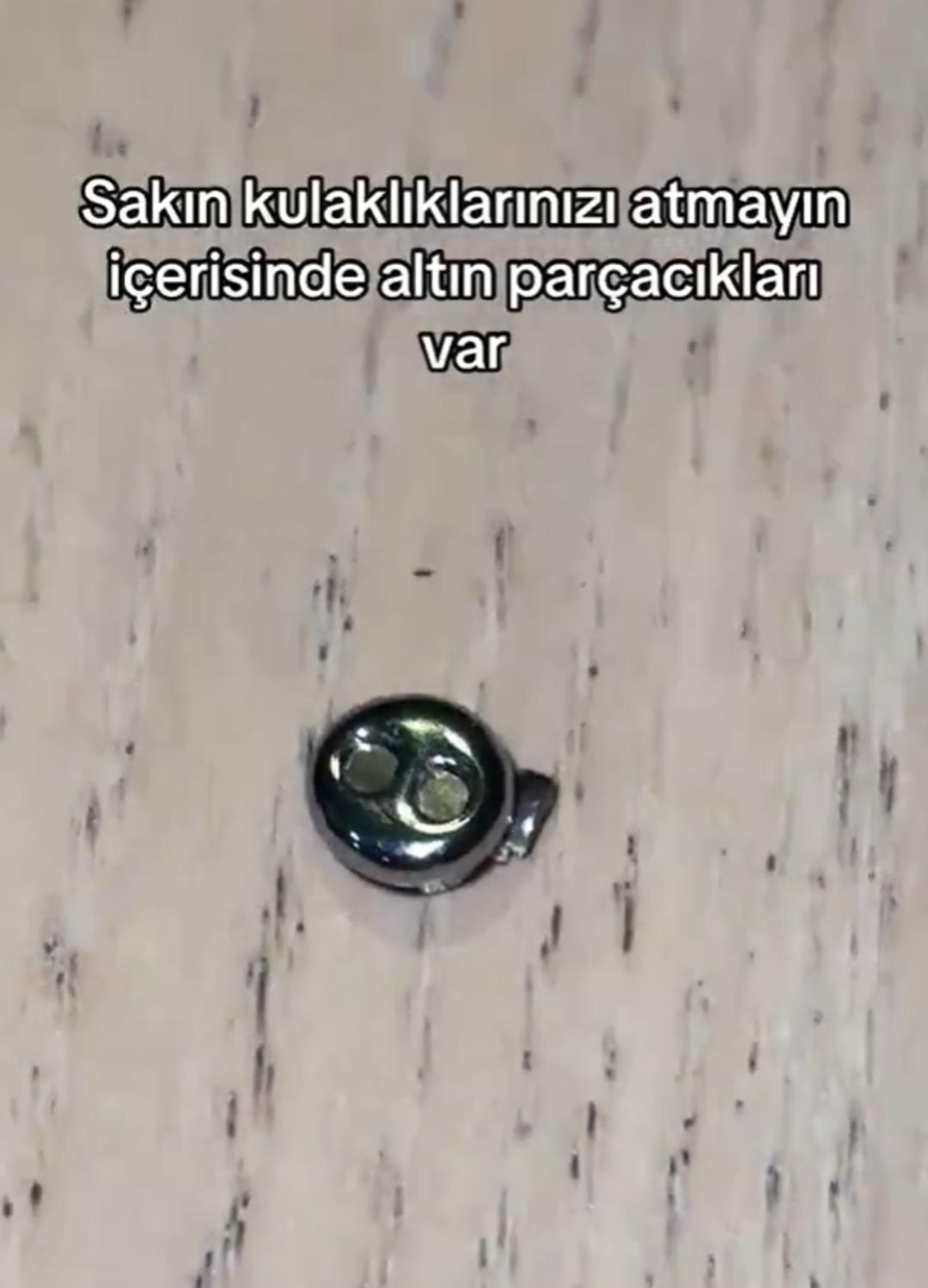Bir kadın kulaklıkların i&ccedil;inden altın &ccedil;ıkardı! "Sakın &ccedil;&ouml;pe atmayın" 3