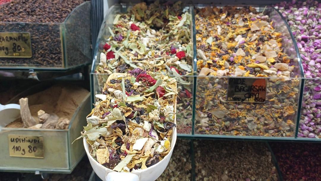 Geçmeyen öksürüğe doğal çare: Akgünlük sakızı 5