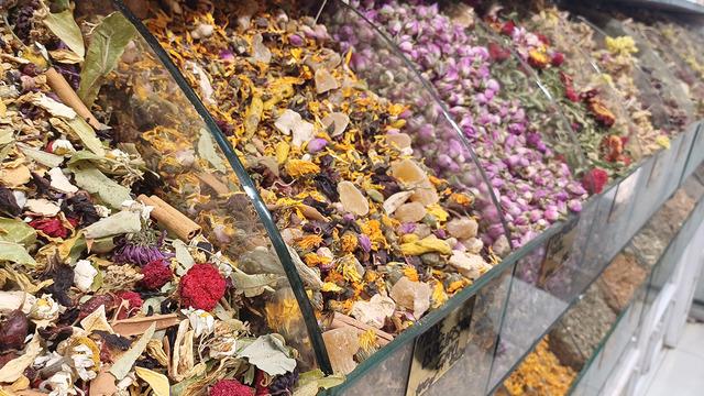 Geçmeyen öksürüğe doğal çare: Akgünlük sakızı