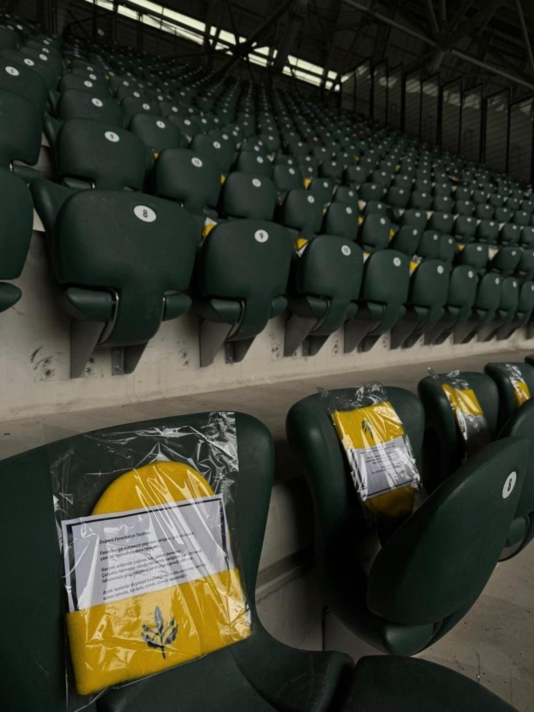 Yağmurluktan sonra şimdi de bere! Fenerbah&ccedil;e&rsquo;den taraftarına bir  sıcak  jest daha 1