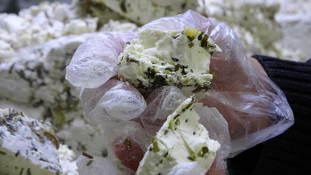 Asırlardır değişmeyen lezzet: Van otlu peyniri