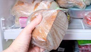 Ekmeği bir gece buzdolabında bekletin! &Ouml;yle bir etkisi var ki...