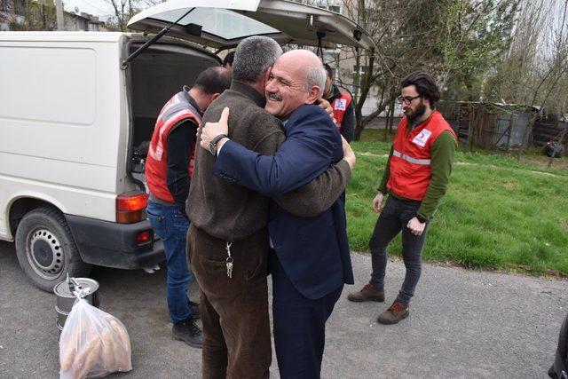 Kızılay’dan ailelere sıcak yemek