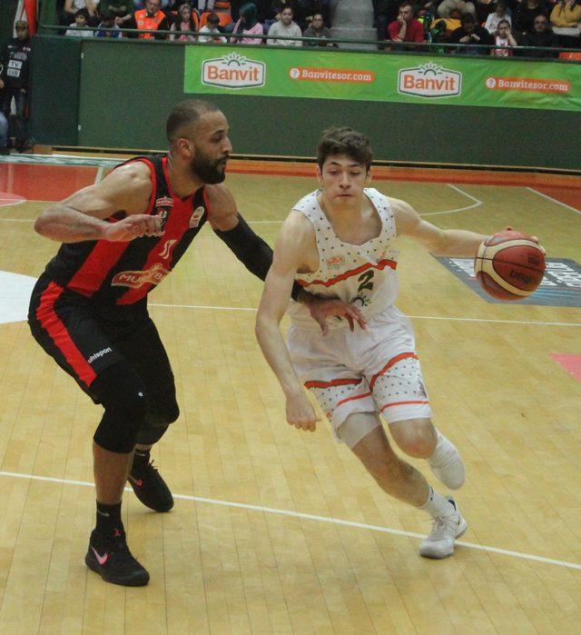 Banvit - Muratbey Uşak: 71-58