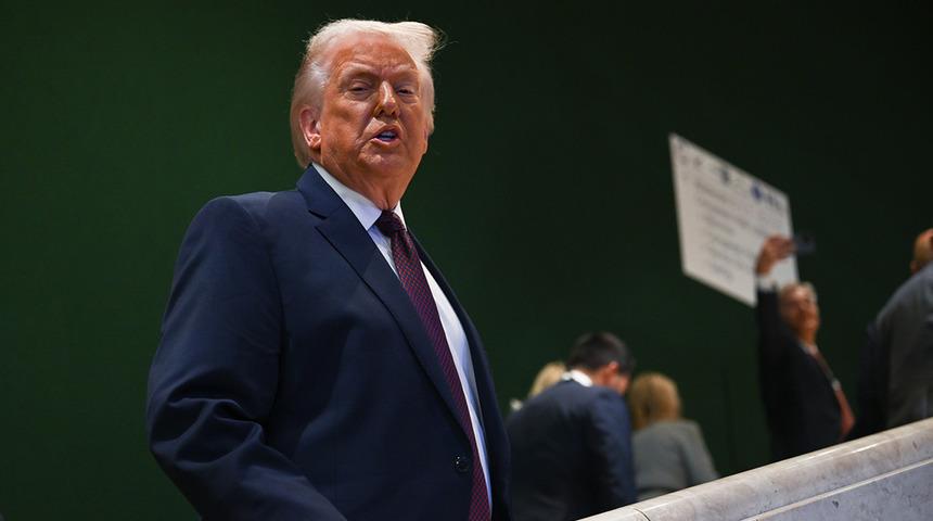 İran'ın kritik ismi askeri &uuml;niformayla meydan okudu! Trump'tan yanıt gecikmedi