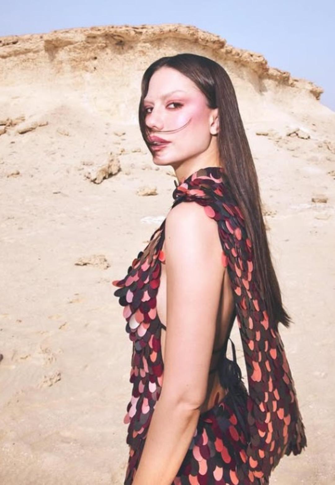 Eşref R&uuml;ya nın Nisan ı Demet &Ouml;zdemir in son pozları olay oldu! Kimse tanıyamadı  1