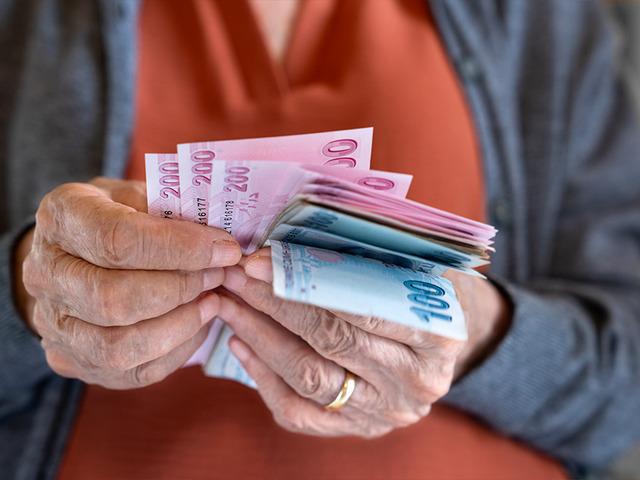 Emekli promosyonu i&ccedil;in yeni hamle: Bankalara &ccedil;ağrı geldi