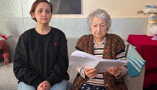 Kredi &ccedil;ektirdi, maaşına el koydu yetmedi evini elinden aldı! Yaşlı kadının torun kabusu...