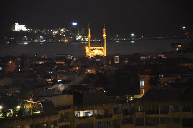 Işıklar iklim değişikliğine dikkat çekmek için söndü