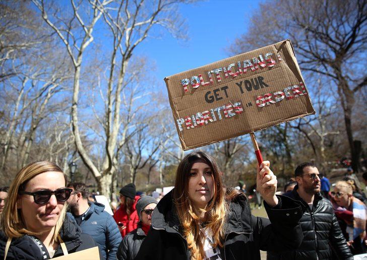 ABD'de on birlerce kişi sokağa döküldü G2