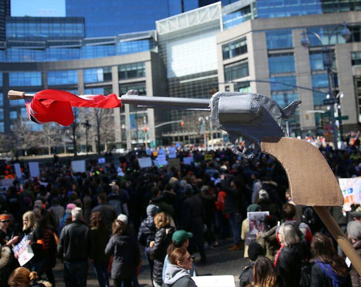 ABD'de on birlerce kişi sokağa döküldü G4