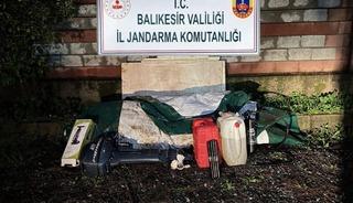 D&uuml;zensiz g&ouml;&ccedil;menler zeytinlik alanda yakalandı