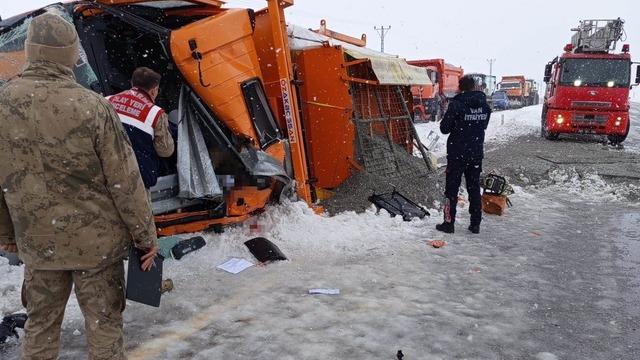 Van’daki trafik kazasında ölü sayısı 2’ye yükseldi