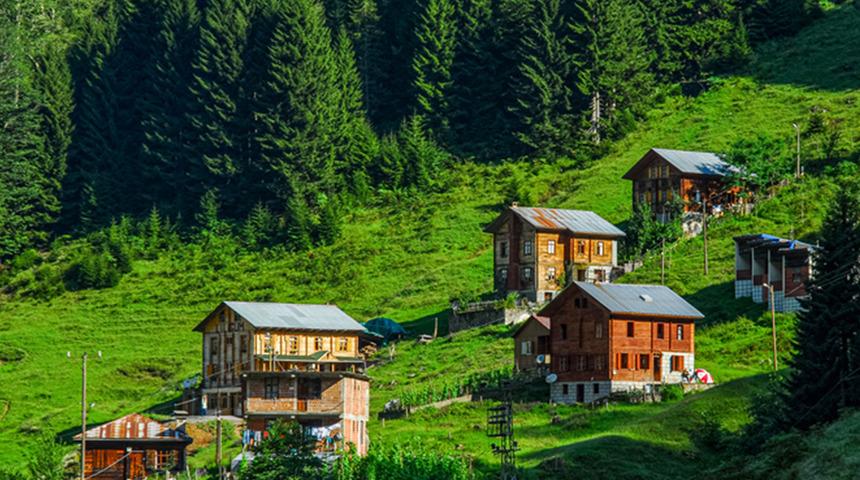 T&uuml;rkiye&rsquo;nin yağış haritası sil baştan! Meteoroloji en &ccedil;ok yağış alan ili a&ccedil;ıkladı