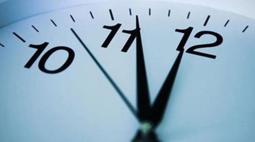 Şu an saat ka&ccedil;? Telefonlarda saat karmaşası!