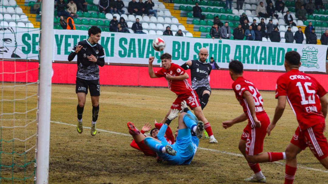 T&uuml;rkiye Kupası nda g&uuml;ne damga vurdu! Iğdır FK dan Antalyaspor a 6 gol 3