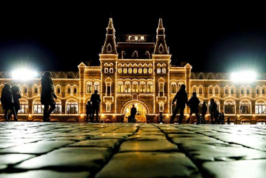 T&uuml;rkiye'nin ve d&uuml;nyanın simge yerleri bir anda karanlığa b&uuml;r&uuml;nd&uuml;! 