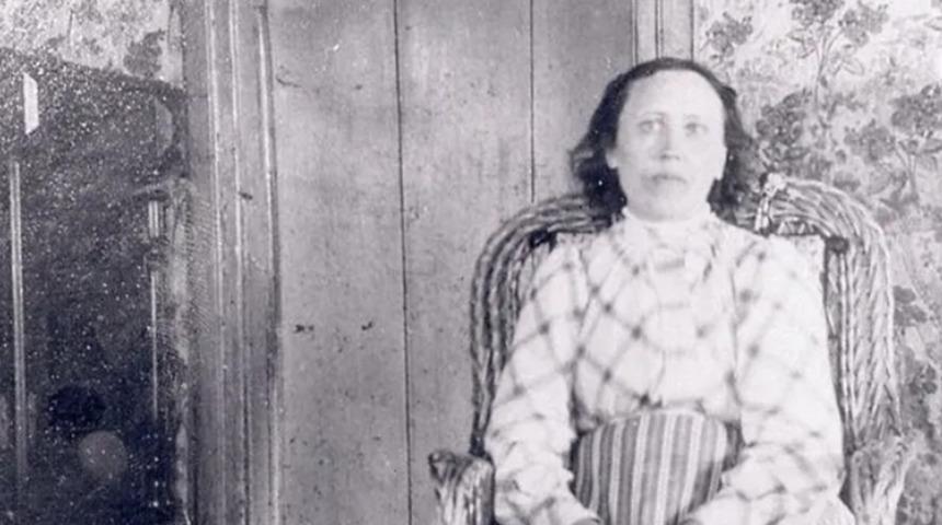 Tam 32 yıl boyunca hi&ccedil; uyanmadı! 14 yaşında uyuyan kadın 46 yaşında uyandı